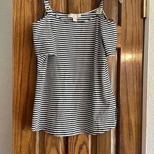 Black and white short sleeve shirt